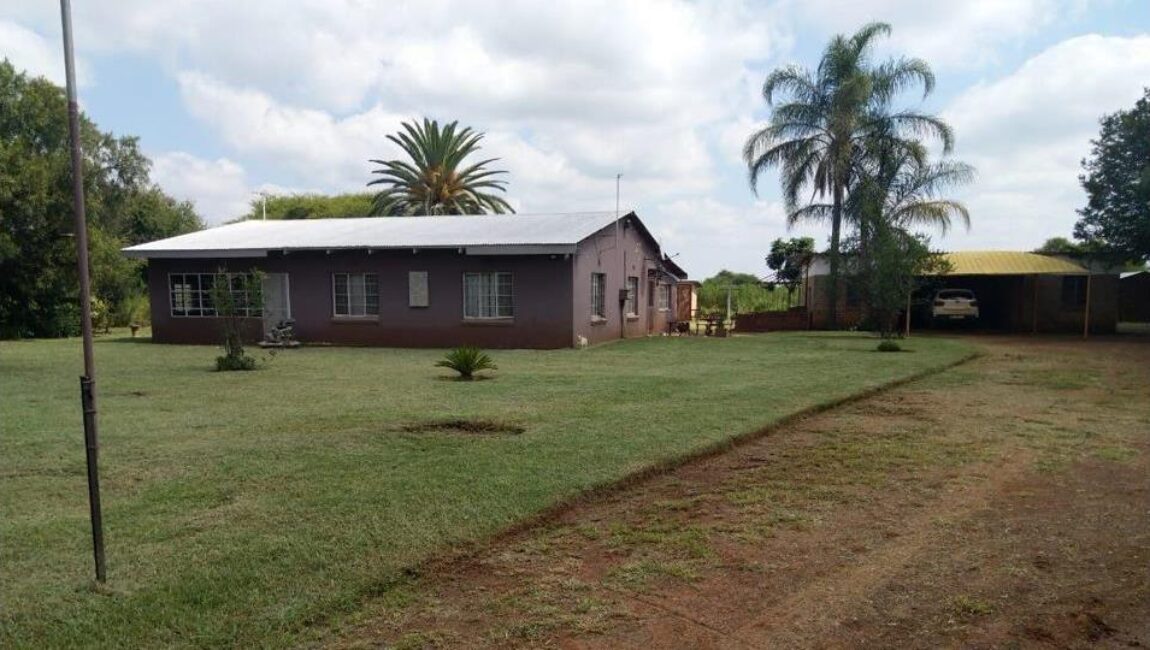 Plaas (21ha) Algemeen – Warmbad