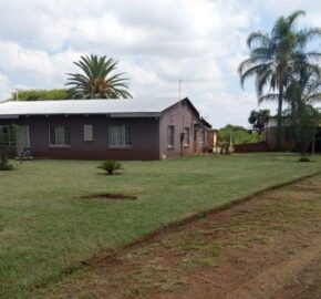 Plaas (21ha) Algemeen – Warmbad